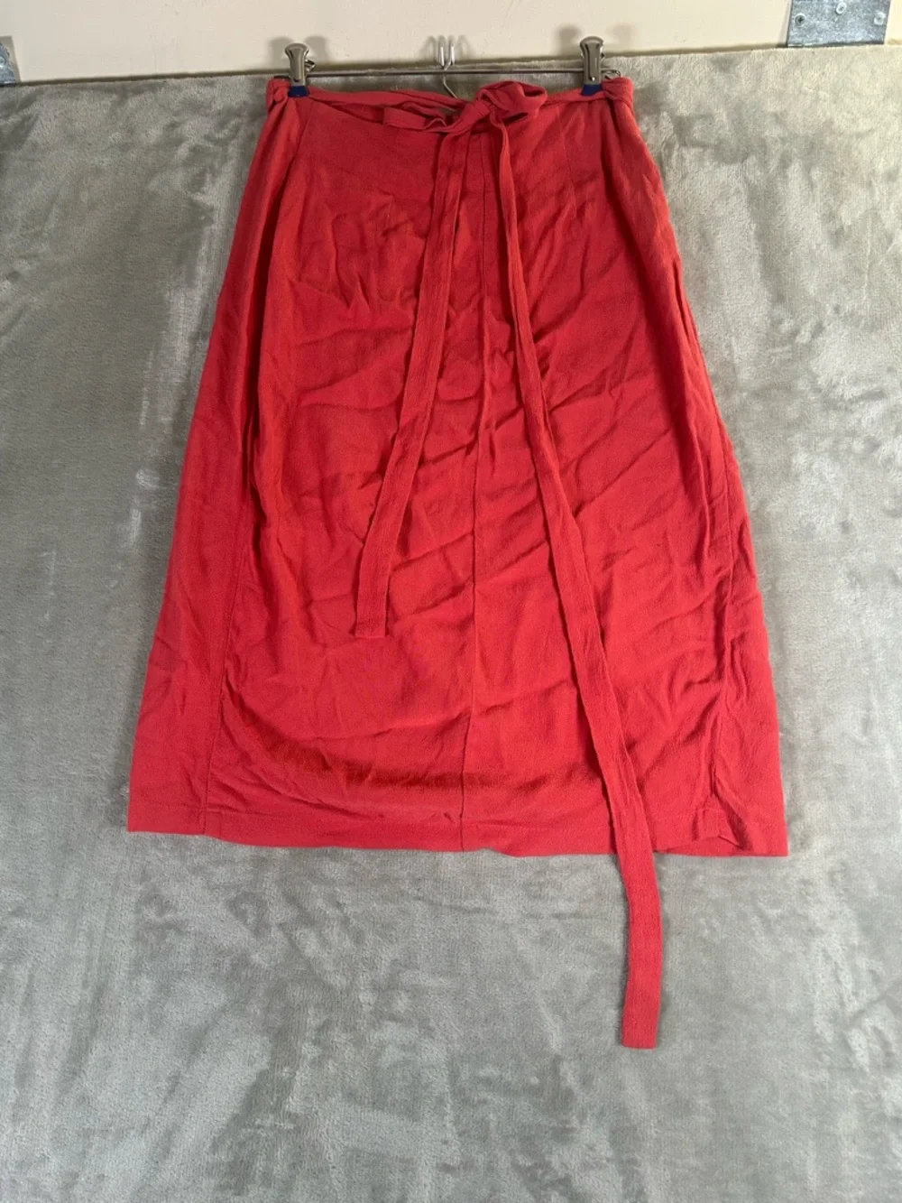 Reformation coral red Midi tie Skirt with Side Slit - Picture 4 of 7